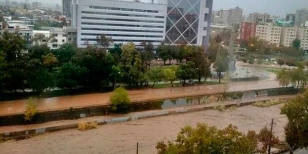 Lluvias en Chile deja un muerto y 380 damnificados