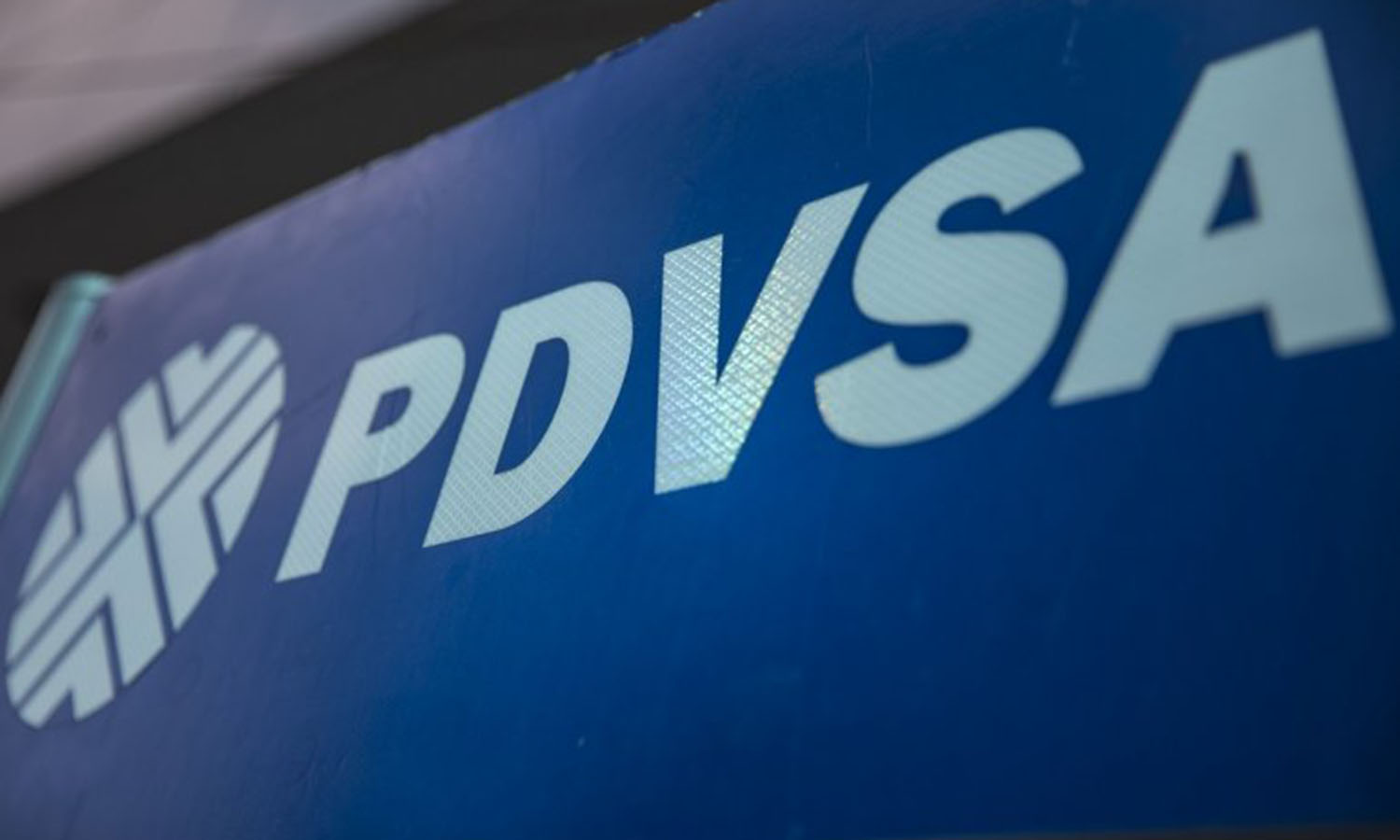 Allanan en El Salvador sociedad ligada a PDVSA por lavado de dinero