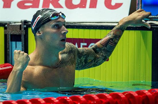 Caeleb Dressel, récord mundial en los 100 mariposa