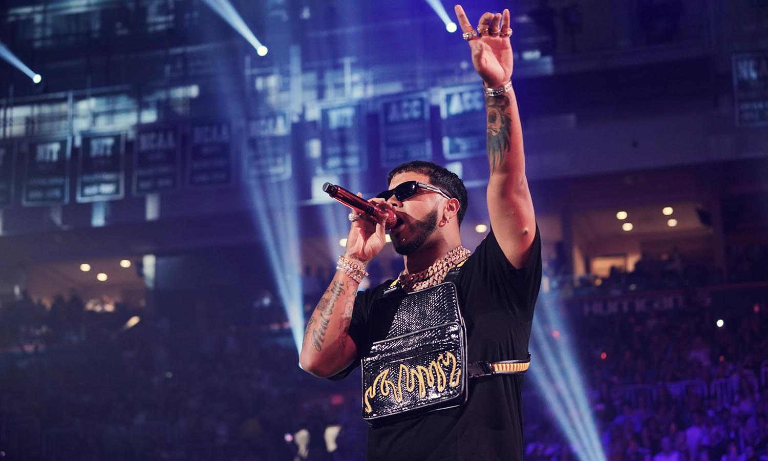 Bad Bunny, Anuel AA y Cardi B arrasan en los Premios Juventud