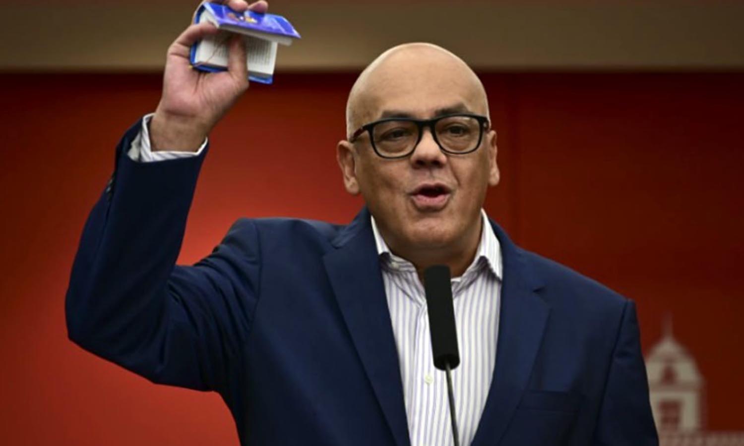 Suspenden actividades laborales y educativas por apagón nacional