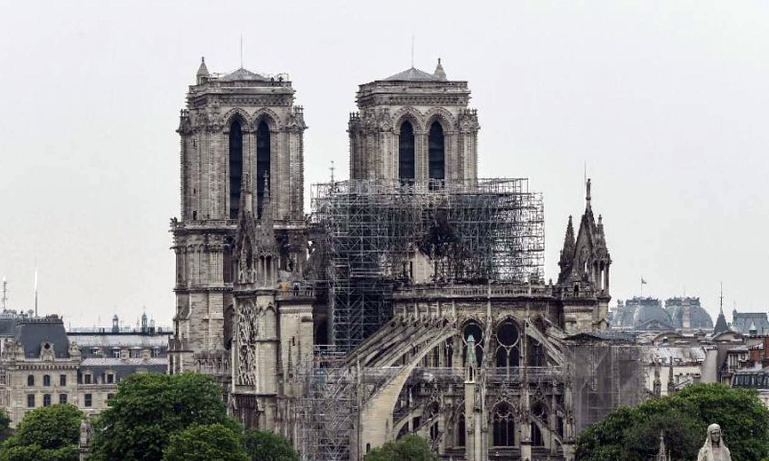 Parlamento francés aprueba ley para restaurar Notre Dame