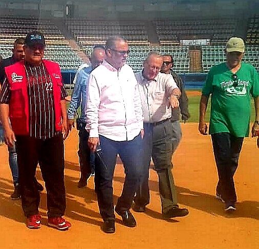 Gobiernación inspecciona instalaciones del estadio Luis Aparicio