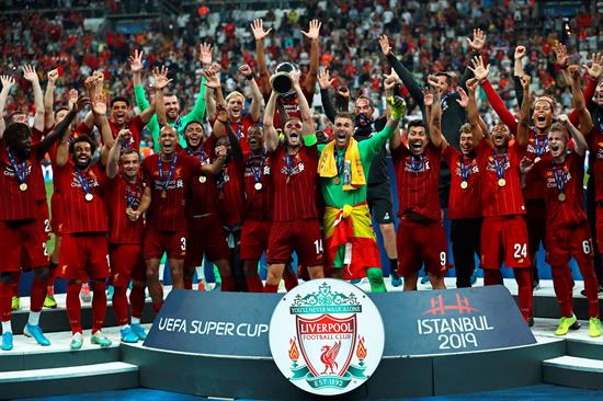 Adrián San Miguel da al Liverpool la Supercopa de Europa