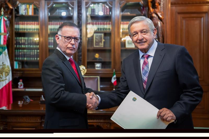 Oficializan a Arias Cárdenas como embajador en México