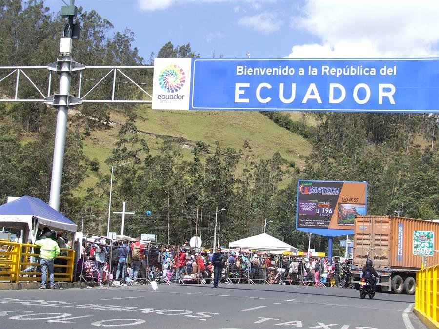 Venezolanos desbloquean cruce fronterizo entre Ecuador y Colombia