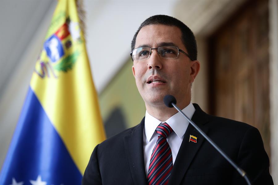 Arreaza culpa a Duque por rearme de FARC