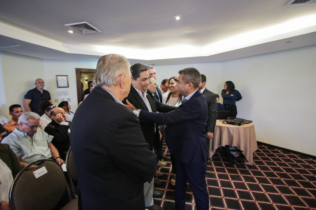 Alcalde de Maracaibo reduce en 40 % alícuotas para sector empresarial