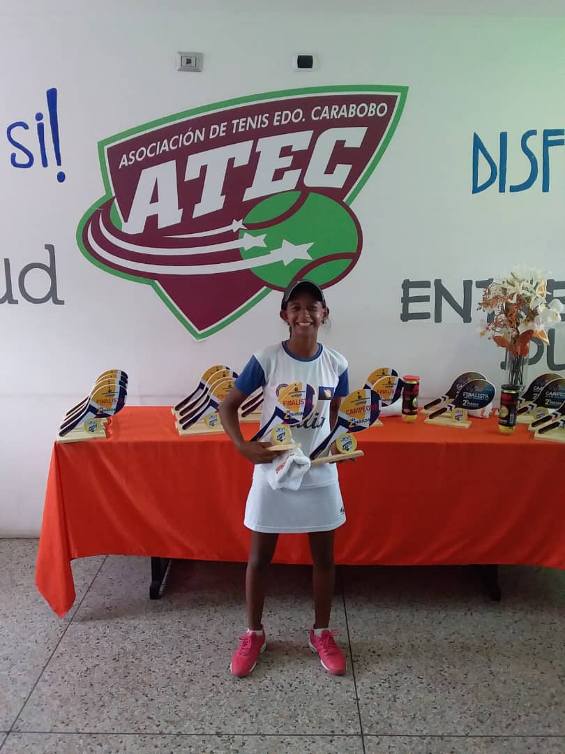 Fabiana Gamboa gana torneo de tenis en Valencia