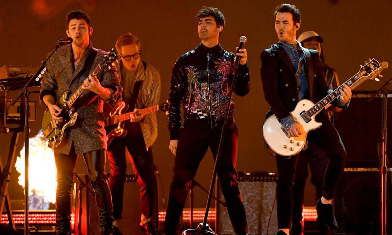 Jonas Brothers regresan a los escenarios con su gira mundial