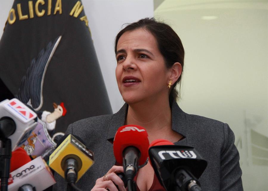 Ecuador estudia abrir corredor humanitario a venezolanos
