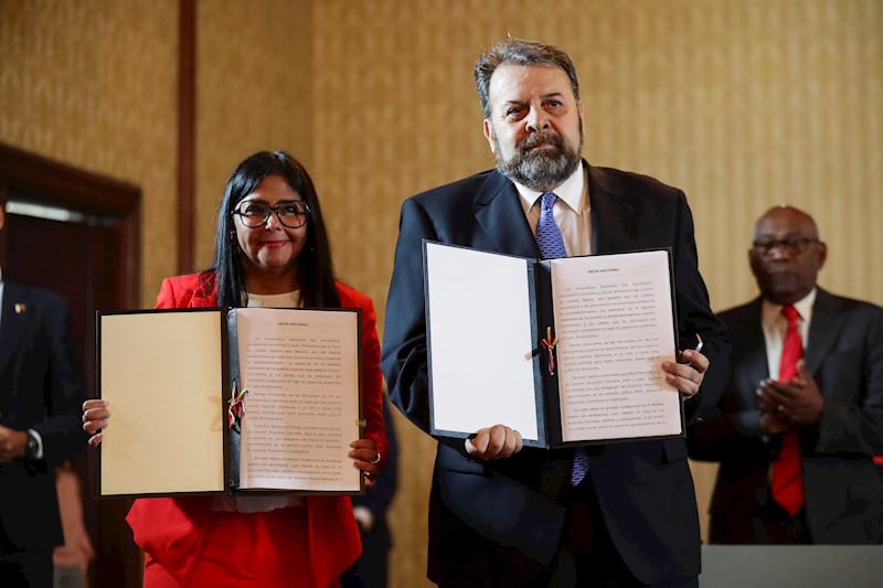 Oficialismo y partidos de oposición crean "Mesa Nacional por Venezuela"