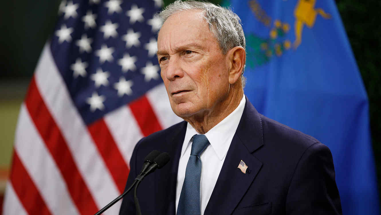 Bloomberg destina $ 160 millones para combatir cigarros electrónicos