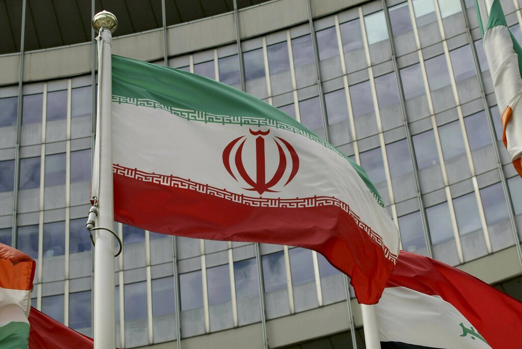 Irán ve "positivo" el despido de John Bolton