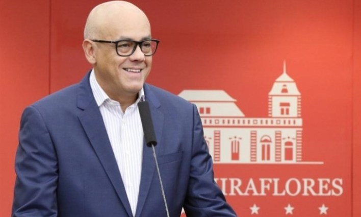 Rodríguez tilda de "fantasías" nexos de Maduro con guerrilla