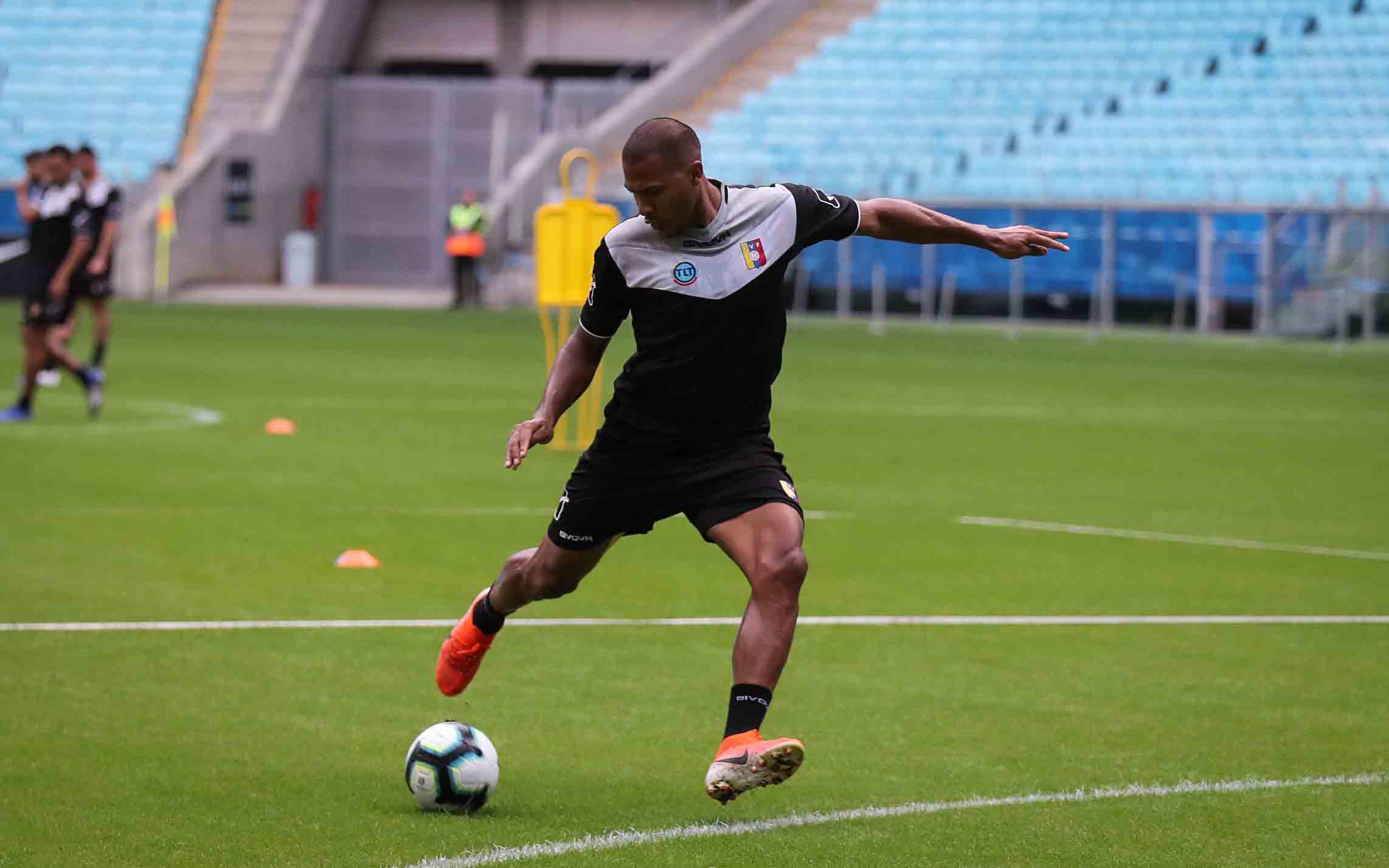 Salomón Rondón no estará en el amistoso ante Colombia
