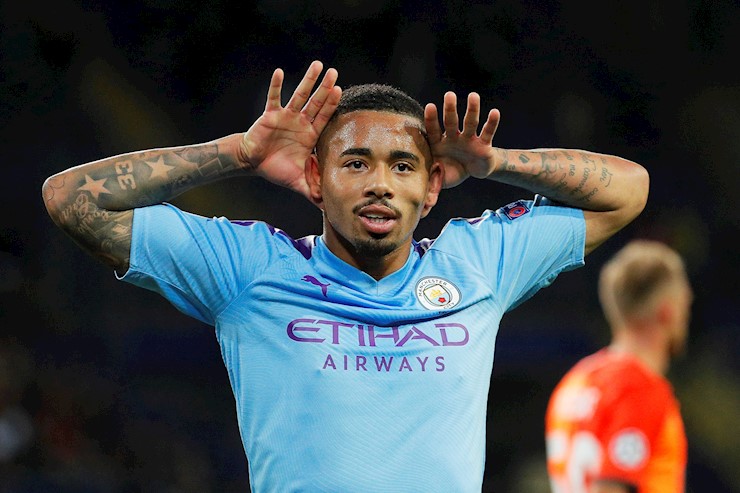 Manchester City golea 3-0 en visita a Ucrania