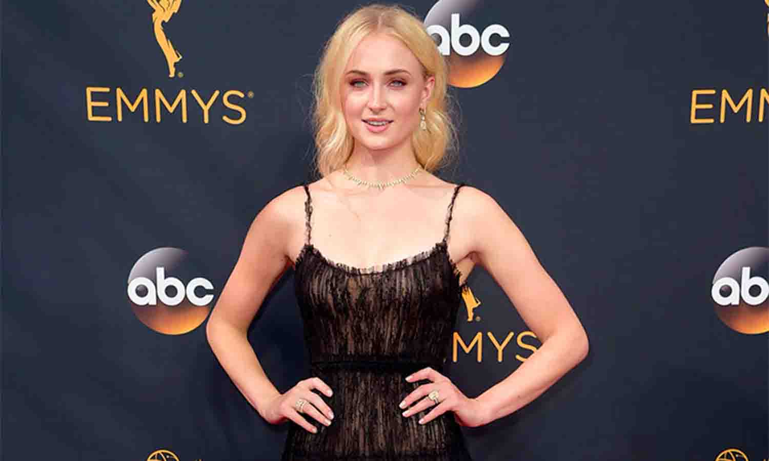 Todo listo para la alfombra roja de los Premios Emmy