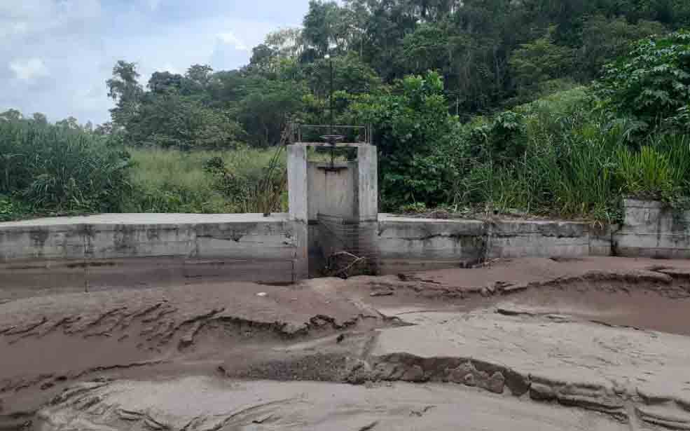 Alcaldía de Machiques ataca sedimentación en el Dique Toma Panayo