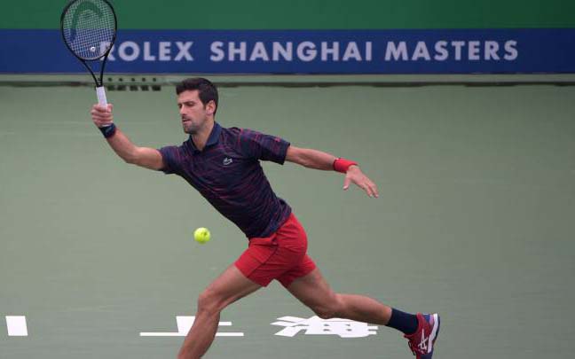 Djokovic derrota a Shapovalov en su debut en Shanghái 