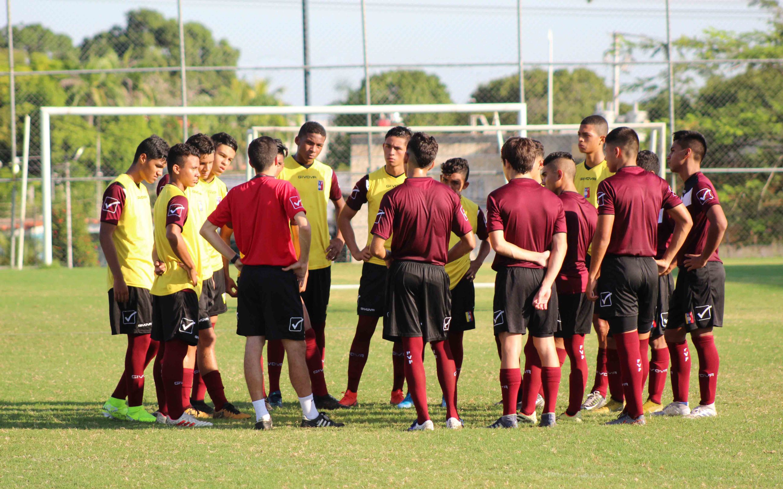 Puerto Ordaz recibió a la Vinotinto sub15 