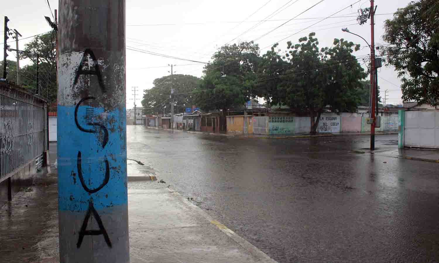 Inameh prevé fuertes lluvias en gran parte del país por onda tropical