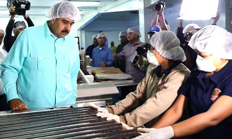 Maduro llama a productores a potenciar la exportación de cacao