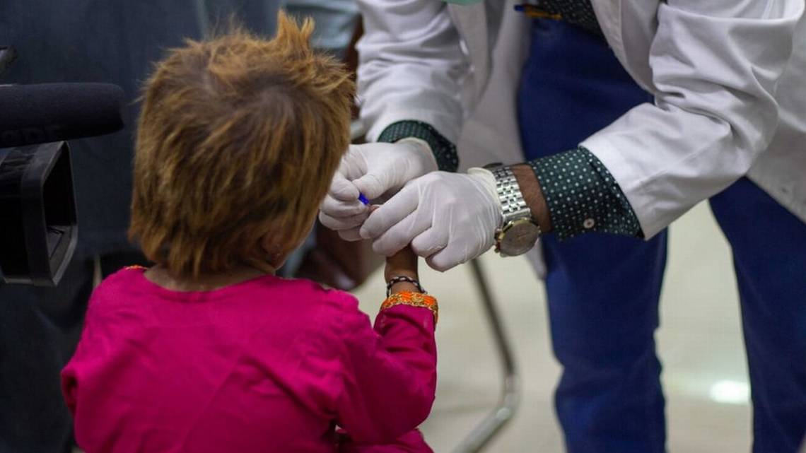 Más de 900 niños resultan infectados con VIH en Pakistán