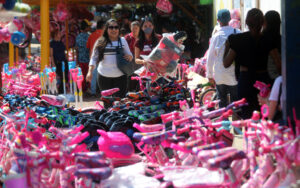 Marabinos abarrotan el centro tras las ofertas de última hora