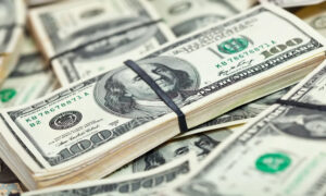Dólar oficial cierra este jueves en Bs. 33,22 y el paralelo en Bs. 34,74