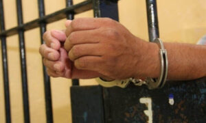 Profesor es privado de libertad por abuso sexual de adolescente