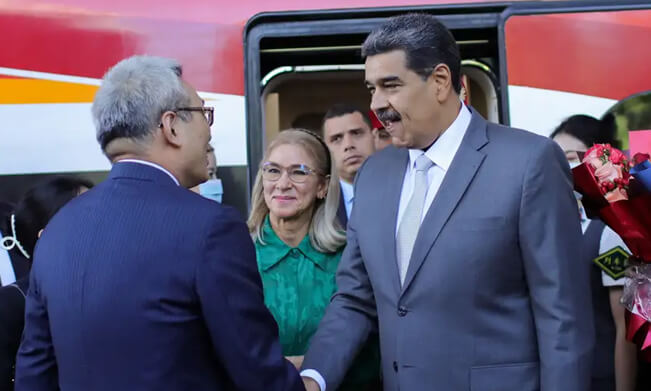 Solo un 26 % de venezolanos se ha beneficiado con los CLAP