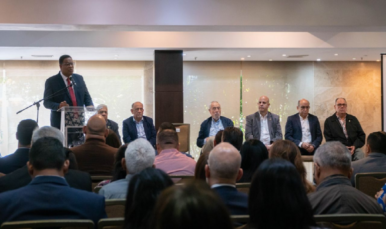 Gobierno y oposición se encuentran el 12 de julio