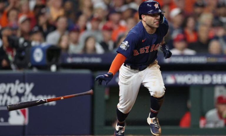 Altuve sacude a Texas con 3 jonrones consecutivos en victoria de Astros