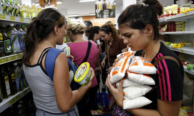 Marabinos y cabimenses gastan más de $ 80 para adquirir 35 alimentos