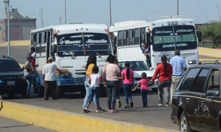 “Rechazamos los actos en ofensa a la memoria de Bolívar”