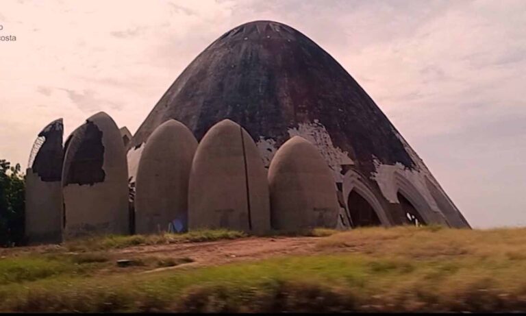 “Star Wars” no baja la guardia en la taquilla