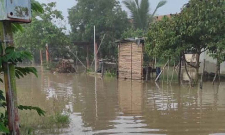 Desborde de ríos mantiene bajo el agua a sectores de Catatumbo y Colón