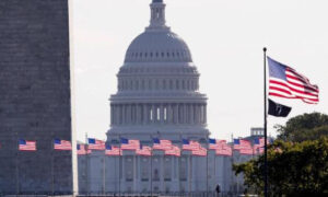 Congresistas exigen a Biden “revertir alivio de sanciones” contra Maduro
