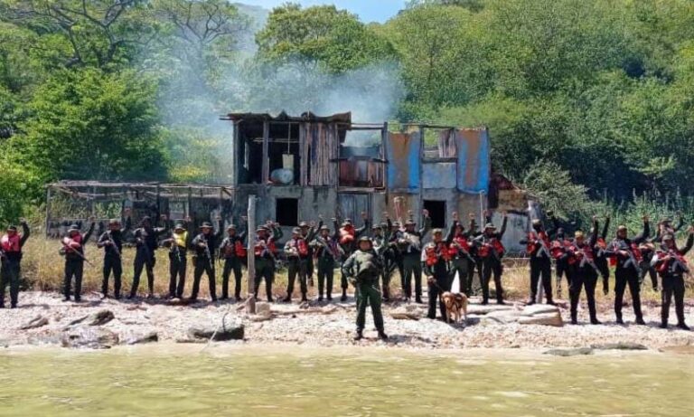 Arias inspecciona el Jardín Botánico y el Maisanta