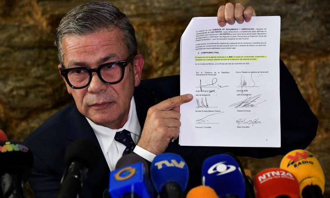 Tres horas de plomazón en los palafitos de La Puntica