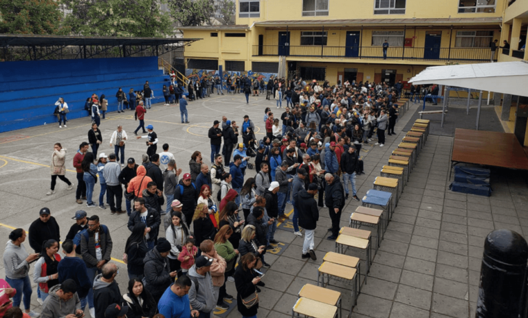 Pistolero dispara a conductores en autopista de EEUU