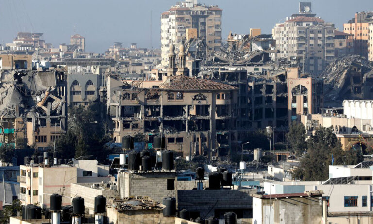 Snoop Dogg le regala a Kobe un carro muy especial