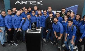 Hombre gana 950 euros en insólito campeonato de estar acostado
