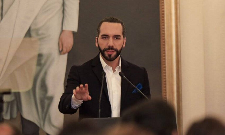 Lo ultiman dentro de su residencia  