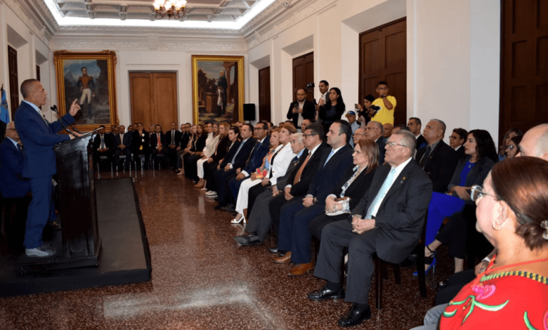 EEUU apoyará programas de prevención de drogas y adicciones en Colombia