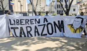 Cavani llega a España para cerrar su pase al Valencia CF