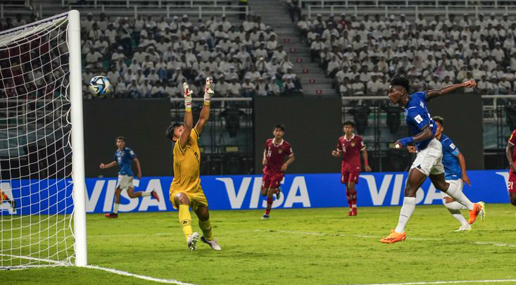 España e Italia se miden en duelo de titanes