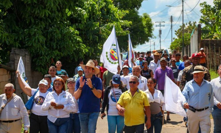 Paralizan recolección de crudo en Santa Rita para exigir trabajo