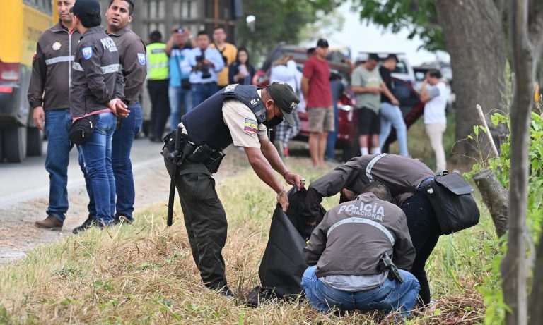 Matan a cuatro personas dentro de un carro en Los Puertos